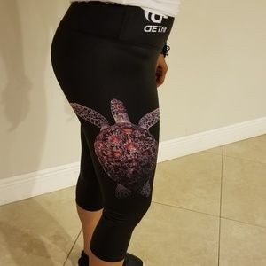 Turtle print leggings (capri length)